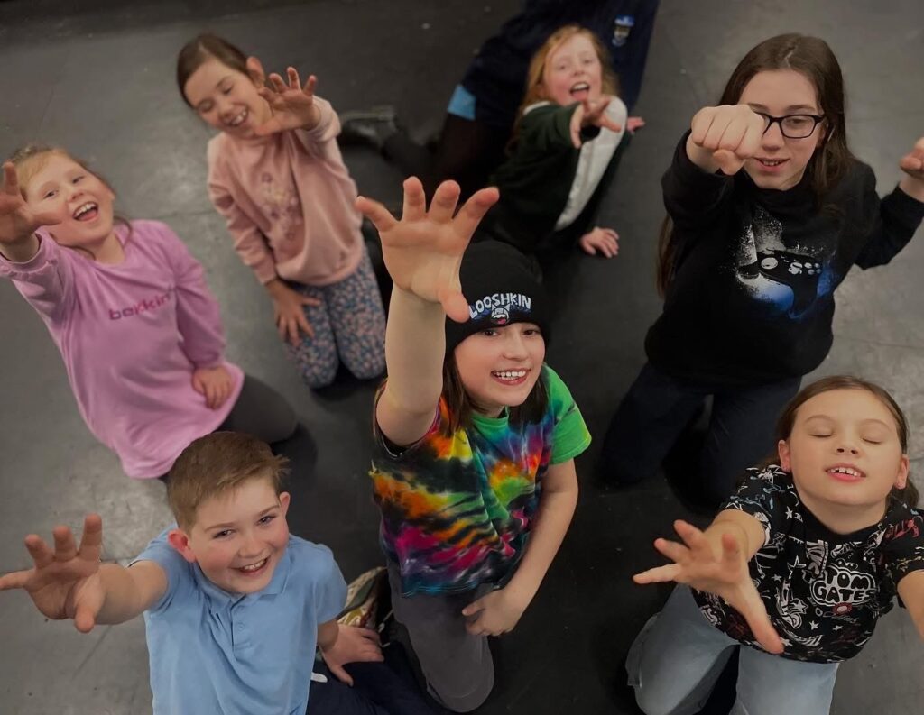 Date 7th - 10th April
Time 10.00am–2.00pm
Showing Holiday Activities